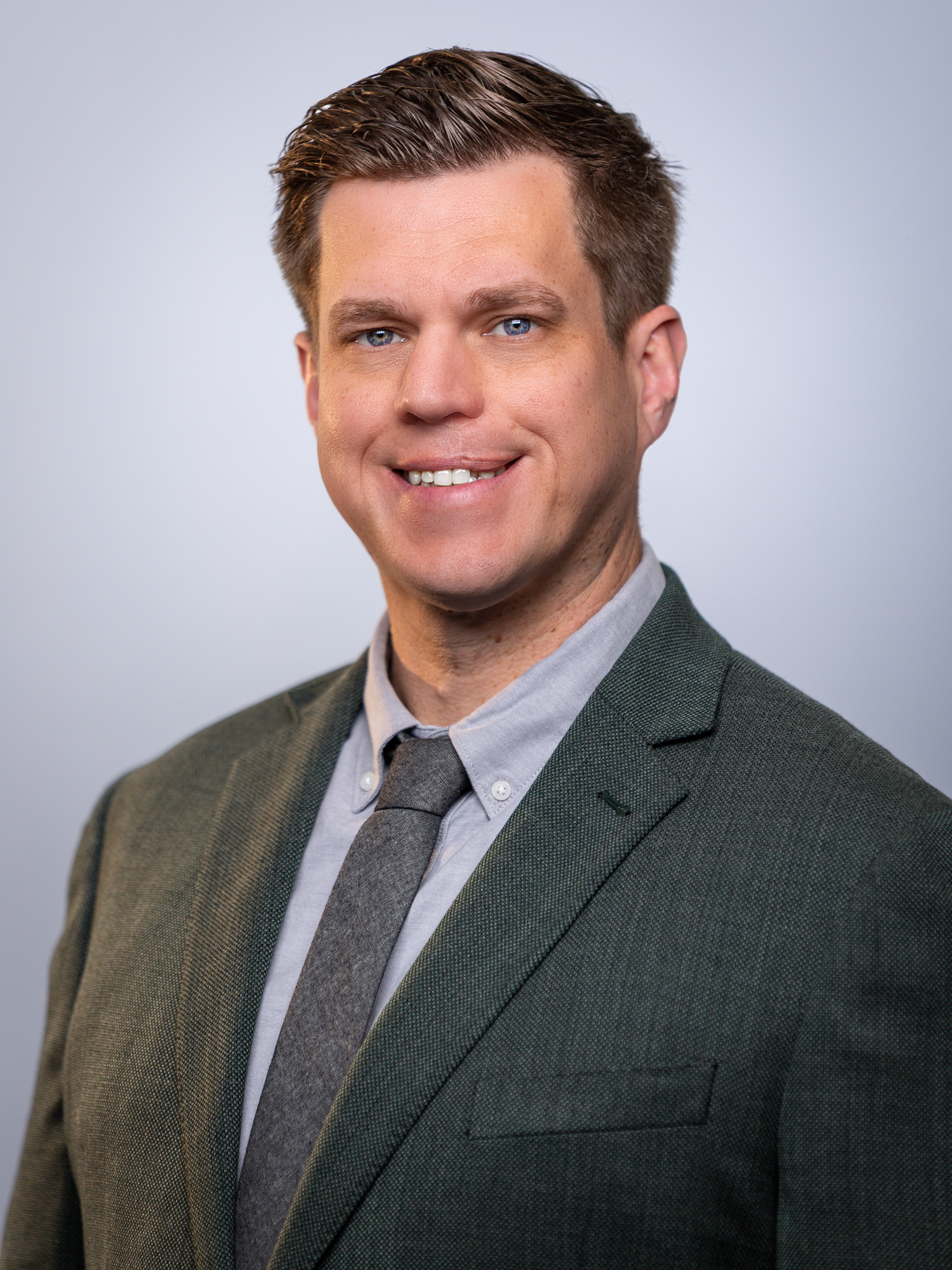 Joshua Glasser headshot