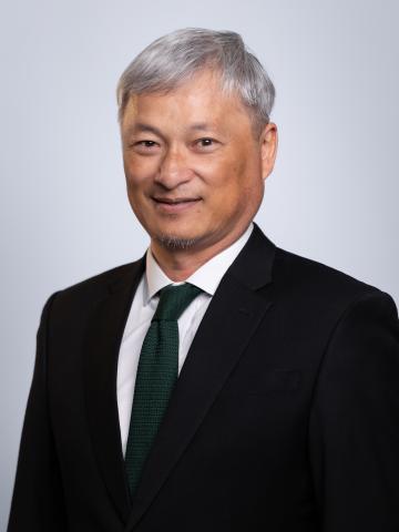 Van Pham headshot