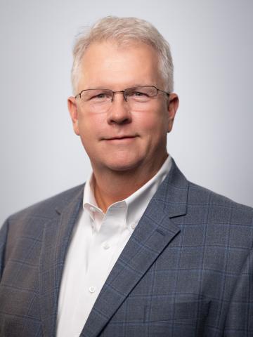 Derek Winkler headshot