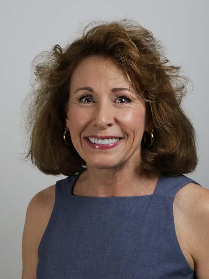 Headshot of Juli Rosenbaum