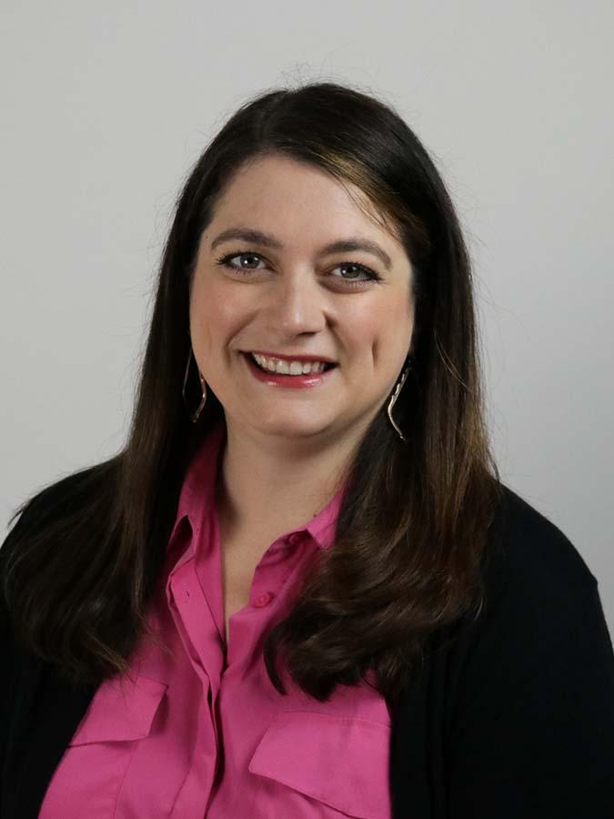 Headshot of Lauren Farish