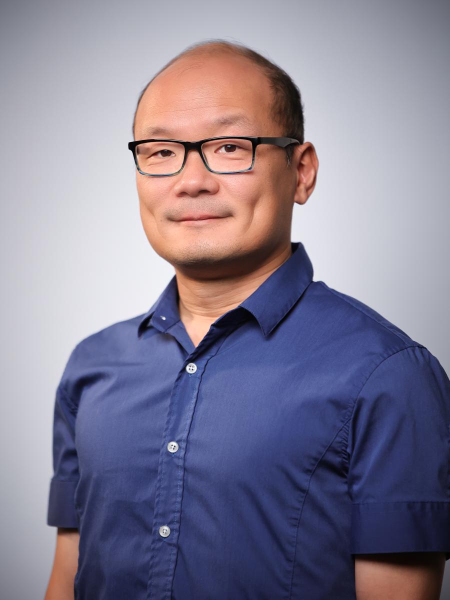 Stephen Zhang headshot