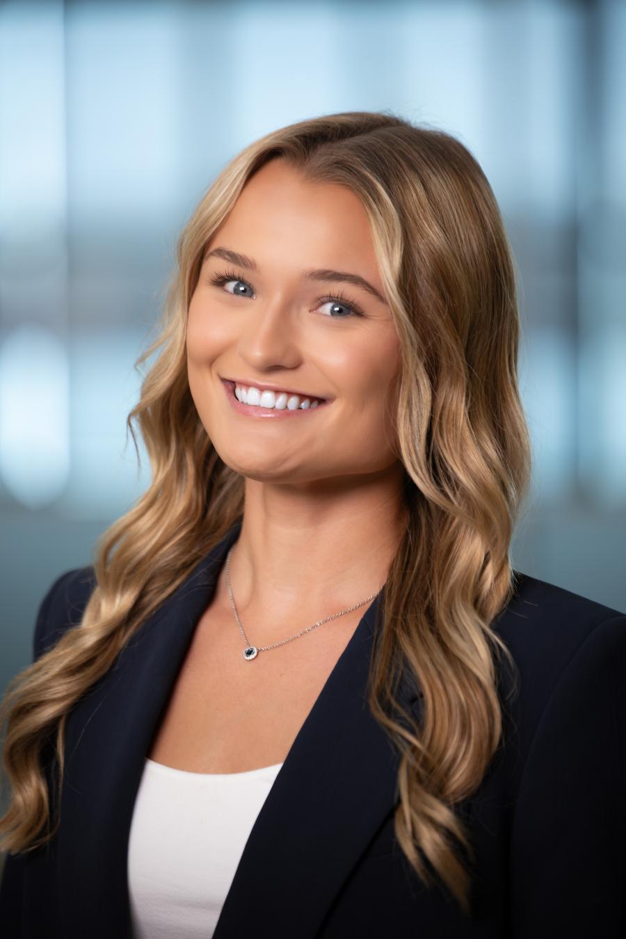 Lauryn Housholder headshot