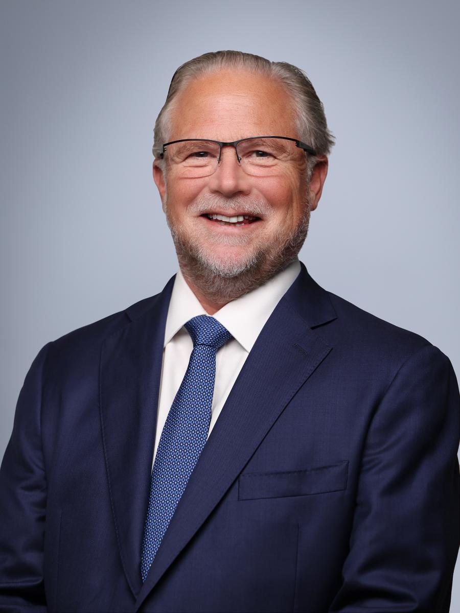 Craig Gundersen headshot